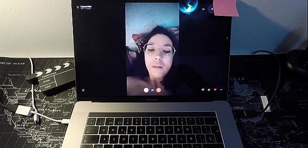  Actriz porno milf española se folla a un fan por webcam (VOL III). Esta madurita sabe sacar bien la leche a distancia.